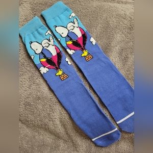NEW WITHOUT TAGS Men's Peanuts Snoopy Crew Socks Fit 8-12